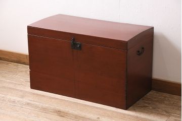 和製アンティーク　漆塗り　明治期に使われていた小さな長持(収納箱)(R-047140)