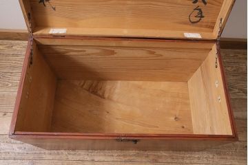 和製アンティーク　漆塗り　明治期に使われていた小さな長持(収納箱)(R-047140)