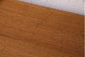 北欧ヴィンテージ　Younger(ヤンガー社)　チーク材　メンズライクなデザインが格好いいサイドボード(収納棚、ビンテージ)(R-047142)