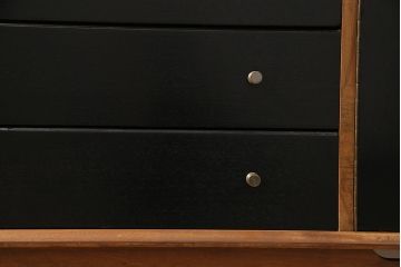 北欧ヴィンテージ　Younger(ヤンガー社)　チーク材　メンズライクなデザインが格好いいサイドボード(収納棚、ビンテージ)(R-047142)