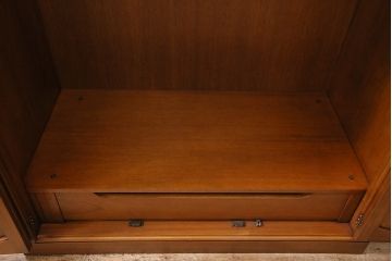中古　DREXEL HERITAGE(ドレクセルヘリテイジ)　Triune(トライユン)シリーズ　マホガニー材が美しいワードローブ(引き出し付き、キャビネット、収納棚、戸棚)(定価約90万円)(R-047143)