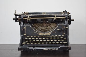 アメリカ　ビンテージ　Underwood(アンダーウッド)タイプライター(R-047157)