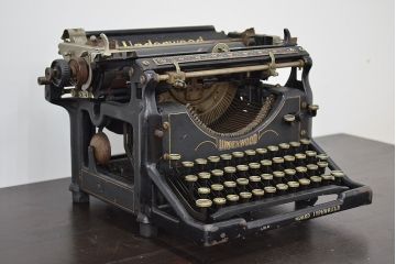 アメリカ　ビンテージ　Underwood(アンダーウッド)タイプライター(R-047157)