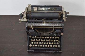 アメリカ　ビンテージ　Underwood(アンダーウッド)タイプライター(R-047157)