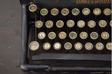 アメリカ　ビンテージ　Underwood(アンダーウッド)タイプライター(R-047157)