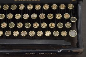 アメリカ　ビンテージ　Underwood(アンダーウッド)タイプライター(R-047157)