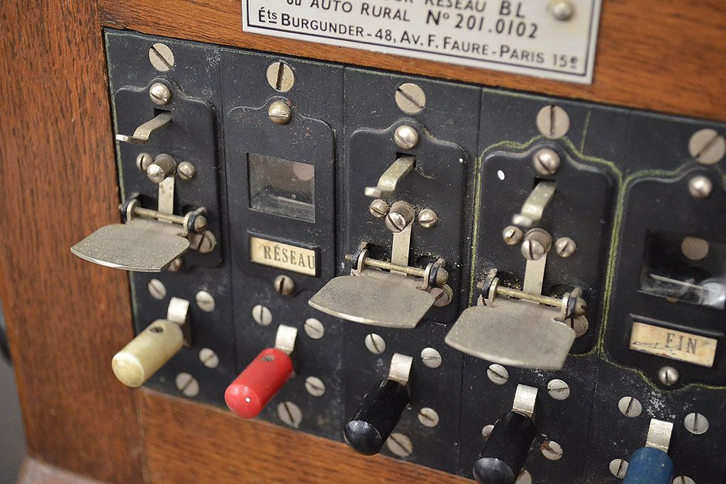 フランス　PROPRIETE　DE　L'ETAT　ビンテージ電話(R-047158)