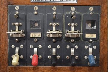 フランス　PROPRIETE　DE　L'ETAT　ビンテージ電話(R-047158)