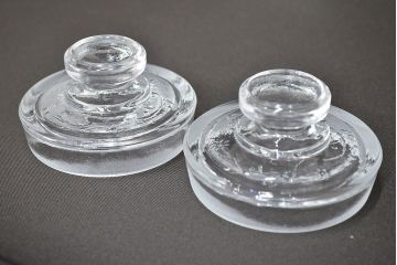 昭和レトロ　ガラス瓶2個セット(蓋付き、キャニスター)(R-047166)