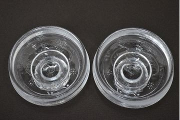 昭和レトロ　ガラス瓶2個セット(蓋付き、キャニスター)(R-047166)