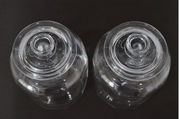 昭和レトロ　ガラス瓶2個セット(蓋付き、キャニスター)(R-047166)