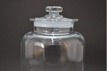 昭和レトロ　ガラス瓶2個セット(蓋付き、キャニスター)(R-047168)