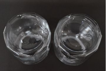 昭和レトロ　ガラス瓶2個セット(蓋付き、キャニスター)(R-047169)