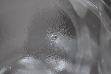 昭和レトロ　ガラス瓶2個セット(蓋付き、キャニスター)(R-047169)
