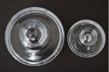 昭和レトロ　ガラス瓶大・小　2個セット(蓋付き、キャニスター)(R-047170)
