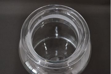 昭和レトロ　ガラス瓶大・小　2個セット(蓋付き、キャニスター)(R-047170)