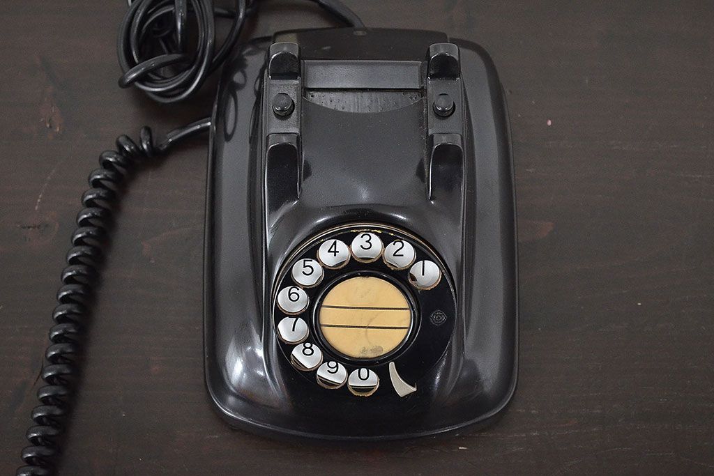 【A】古い黒電話☆日立製作所 4号A自動式☆昭和レトロ☆黒電話 電話機 ダイヤル式☆昭和レトロ レトロ ヴィンテージ 骨董 日立 hitachi Yahoo!オークション -「4号a自動式電話機」(電化製品) の落札相場