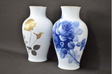 大倉陶園　ブルーローズ　金蝕バラ　花瓶2点セット　定価91,800円(花器、フラワーベース)(R-047188)