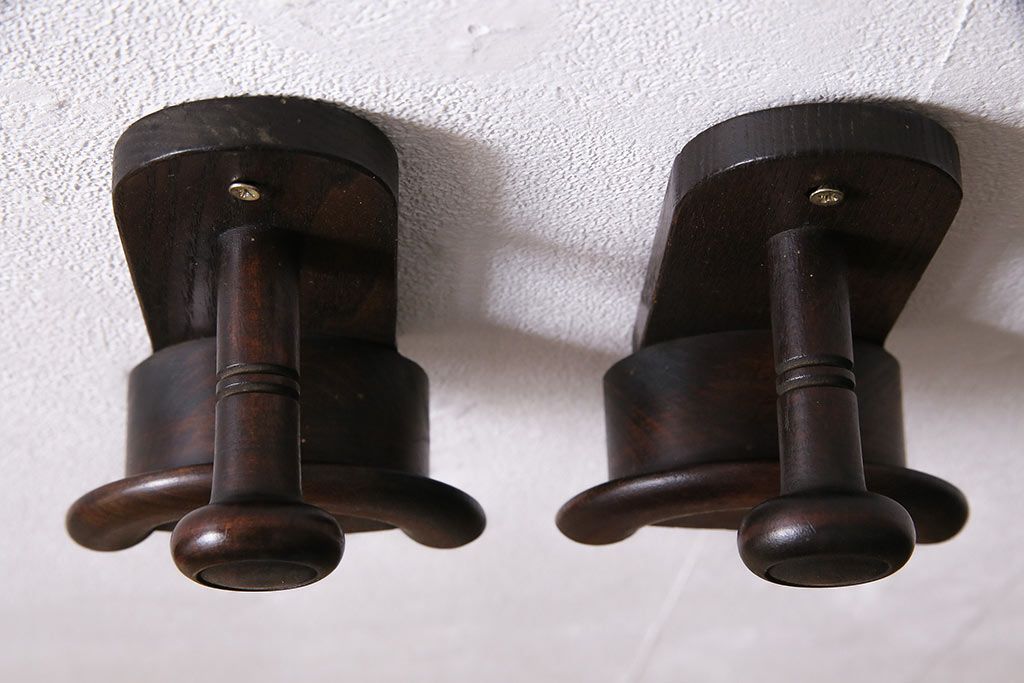 昭和レトロ　使いこまれた質感が味わい深いウォールハンガー2個セット(壁用フック)(R-047200)