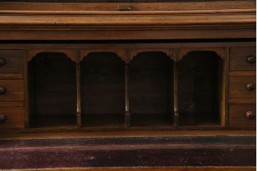 ベルギーアンティーク　ウォールナット材の深い色合いが上品なビューローキャビネット(収納棚、戸棚、ブックケース)(R-047201)