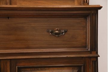 ベルギーアンティーク　ウォールナット材の深い色合いが上品なビューローキャビネット(収納棚、戸棚、ブックケース)(R-047201)