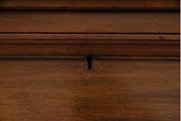 ベルギーアンティーク　ウォールナット材の深い色合いが上品なビューローキャビネット(収納棚、戸棚、ブックケース)(R-047201)