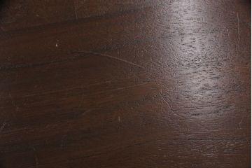 イギリスアンティーク　ウォールナット　洗練された佇まいが優雅な雰囲気を高めるオケージョナルテーブル(サイドテーブル、カフェテーブル、花台)(R-047211)