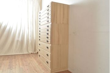 中古　民芸家具　品の良い佇まいが魅力的な国産の桐箪笥(引き出し、チェスト、桐たんす)(R-047212)