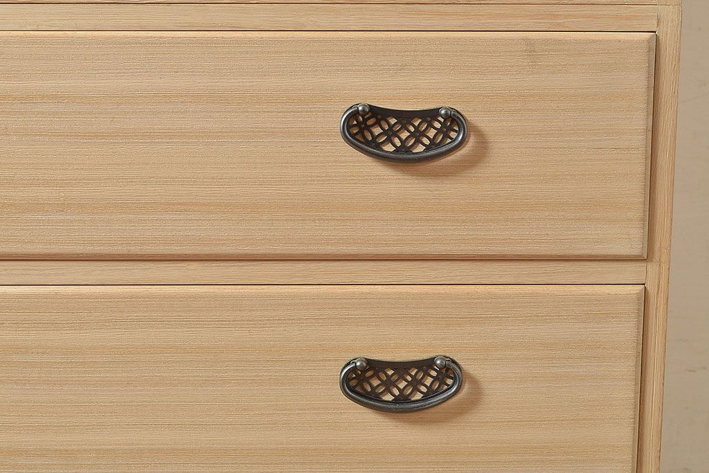 中古　民芸家具　品の良い佇まいが魅力的な国産の桐箪笥(引き出し、チェスト、桐たんす)(R-047212)