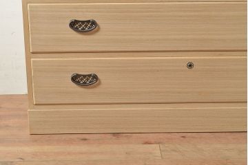 中古　民芸家具　品の良い佇まいが魅力的な国産の桐箪笥(引き出し、チェスト、桐たんす)(R-047212)