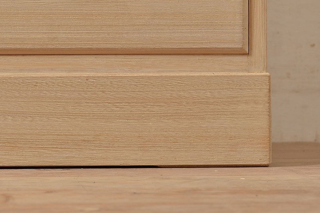 中古　民芸家具　品の良い佇まいが魅力的な国産の桐箪笥(引き出し、チェスト、桐たんす)(R-047212)