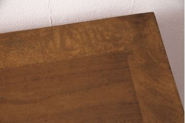 ヴィンテージ　海外輸入家具　取っ手のデザインがユニークなサイドキャビネット(収納棚、飾り台、ビンテージ)(R-047222)