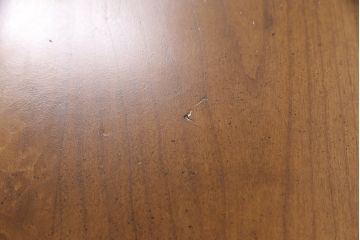 ヴィンテージ　海外輸入家具　取っ手のデザインがユニークなサイドキャビネット(収納棚、飾り台、ビンテージ)(R-047222)