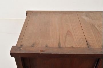 和製アンティーク　上質な和の空間づくりににおすすめ!前面ケヤキ材製の水屋箪笥(収納箪笥)(R-047223)