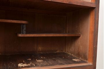 和製アンティーク　ケヤキの木目が上質な空間づくりを叶える関東水屋箪笥(茶箪笥、収納棚、キャビネット)(R-047224)