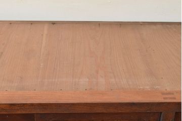 和製アンティーク　ケヤキの木目が上質な空間づくりを叶える関東水屋箪笥(茶箪笥、収納棚、キャビネット)(R-047224)