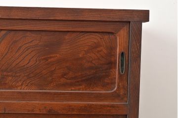 和製アンティーク　ケヤキの木目が上質な空間づくりを叶える関東水屋箪笥(茶箪笥、収納棚、キャビネット)(R-047225)