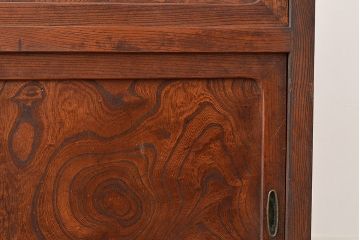 和製アンティーク　ケヤキの木目が上質な空間づくりを叶える関東水屋箪笥(茶箪笥、収納棚、キャビネット)(R-047225)