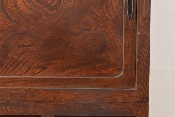 和製アンティーク　ケヤキの木目が上質な空間づくりを叶える関東水屋箪笥(茶箪笥、収納棚、キャビネット)(R-047225)