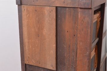 和製アンティーク　シンプルなつくりで使いやすい!前面ヒノキ材製のガラス戸棚(収納棚、戸棚、キャビネット)(R-047228)