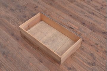 和製アンティーク　ヒノキ材の使い込まれた風合いと升格子が趣あふれる収納棚(下駄箱、戸棚、キャビネット)(R-047233)