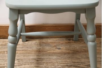 中古　北海道民芸家具　リメイク　当店ペイントで可愛らしく仕上げた小さなチェア(子供椅子)(R-047235)