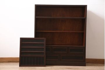 中古　赤みがかった木肌が上品な民芸家具の戸棚(茶棚、水屋箪笥、松本民芸家具)(R-047238)