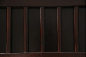 中古　赤みがかった木肌が上品な民芸家具の戸棚(茶棚、水屋箪笥、松本民芸家具)(R-047238)