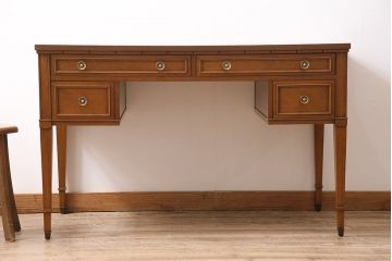 中古　DREXEL HERITAGE(ドレクセルヘリテイジ)のTriune(トライユン)シリーズ!クラシカルな佇まいが魅力のデスク(ワークデスク、机、在宅ワーク、在宅用)(定価約34万円)(R-047239)