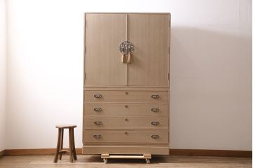 中古　伝統工芸　衣装盆付き　梅の花の意匠金具が上品な加茂総桐箪笥(総桐たんす、着物箪笥、収納箪笥、整理箪笥、和たんす)(R-047241)