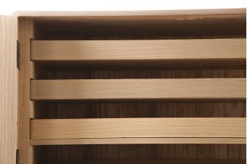 中古　伝統工芸　衣装盆付き　梅の花の意匠金具が上品な加茂総桐箪笥(総桐たんす、着物箪笥、収納箪笥、整理箪笥、和たんす)(R-047241)