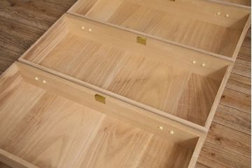 中古　伝統工芸　衣装盆付き　梅の花の意匠金具が上品な加茂総桐箪笥(総桐たんす、着物箪笥、収納箪笥、整理箪笥、和たんす)(R-047241)