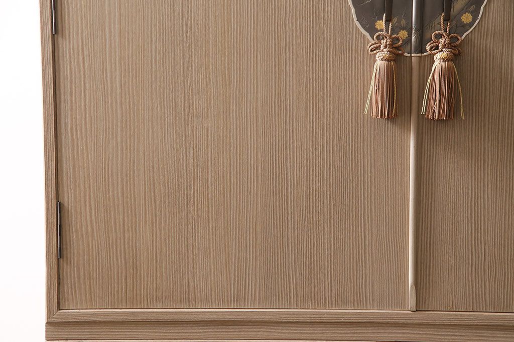 中古　伝統工芸　衣装盆付き　梅の花の意匠金具が上品な加茂総桐箪笥(総桐たんす、着物箪笥、収納箪笥、整理箪笥、和たんす)(R-047241)