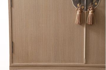 中古　伝統工芸　衣装盆付き　梅の花の意匠金具が上品な加茂総桐箪笥(総桐たんす、着物箪笥、収納箪笥、整理箪笥、和たんす)(R-047241)